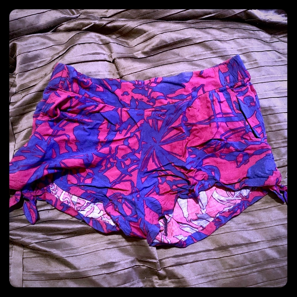 Express cloth pattern shorts